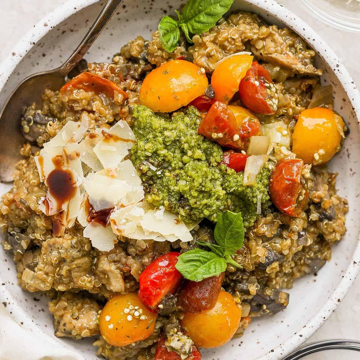 Simplify Dinner: Easy Pesto Chicken Quinoa Skillet for Busy Nights
